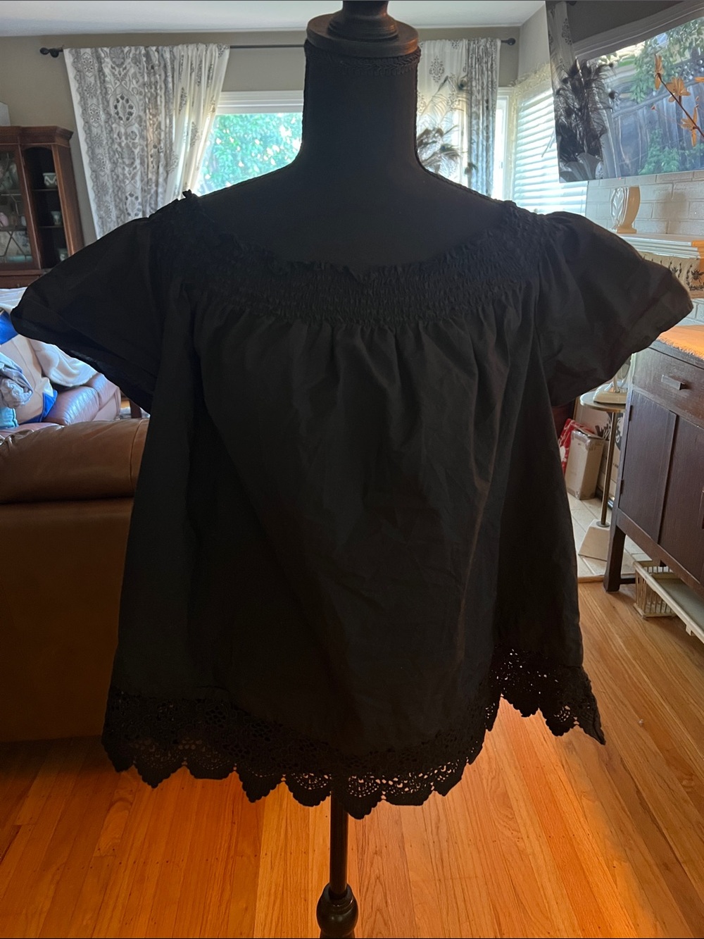 Black Crochet-Hem Women's Top cotton